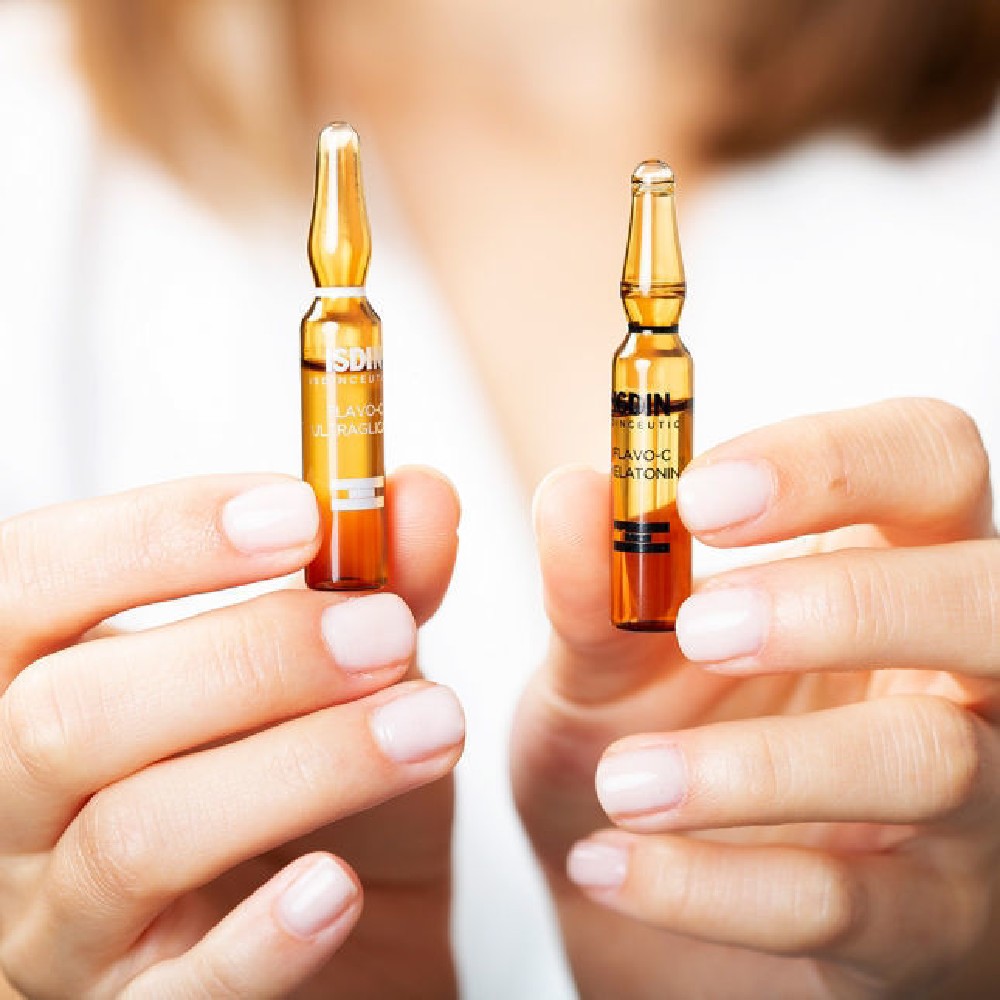 ISDIN Isdinceutics Flavo-C Ultraglican & Isdinceutics Flavo-C Melatonin, dnevni in nočni serum, ampule (10 x 2 ml + 10 x 2 ml)