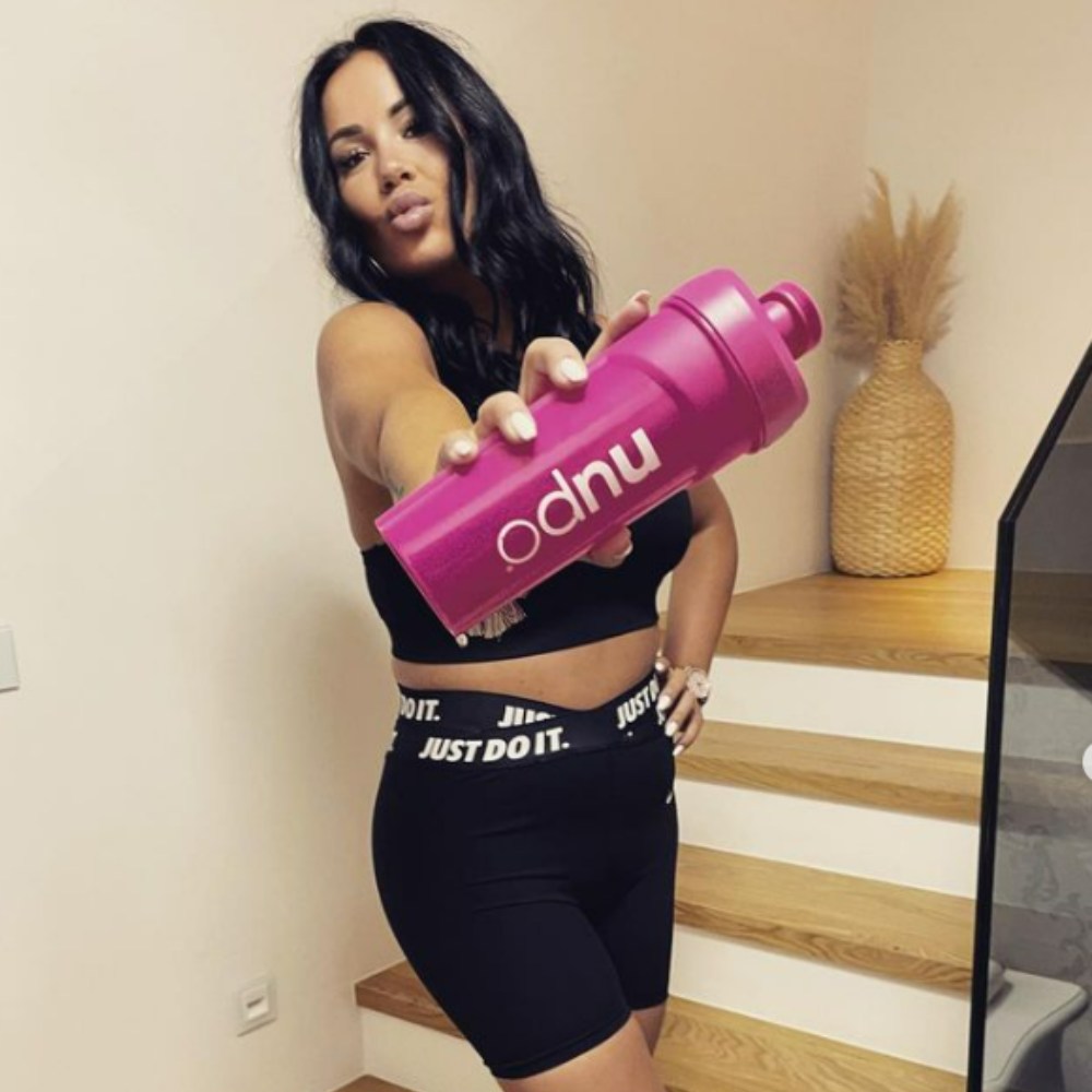 Nupo shaker, mešalec za pripravo napitkov - roza (1 mešalec - 600 ml)