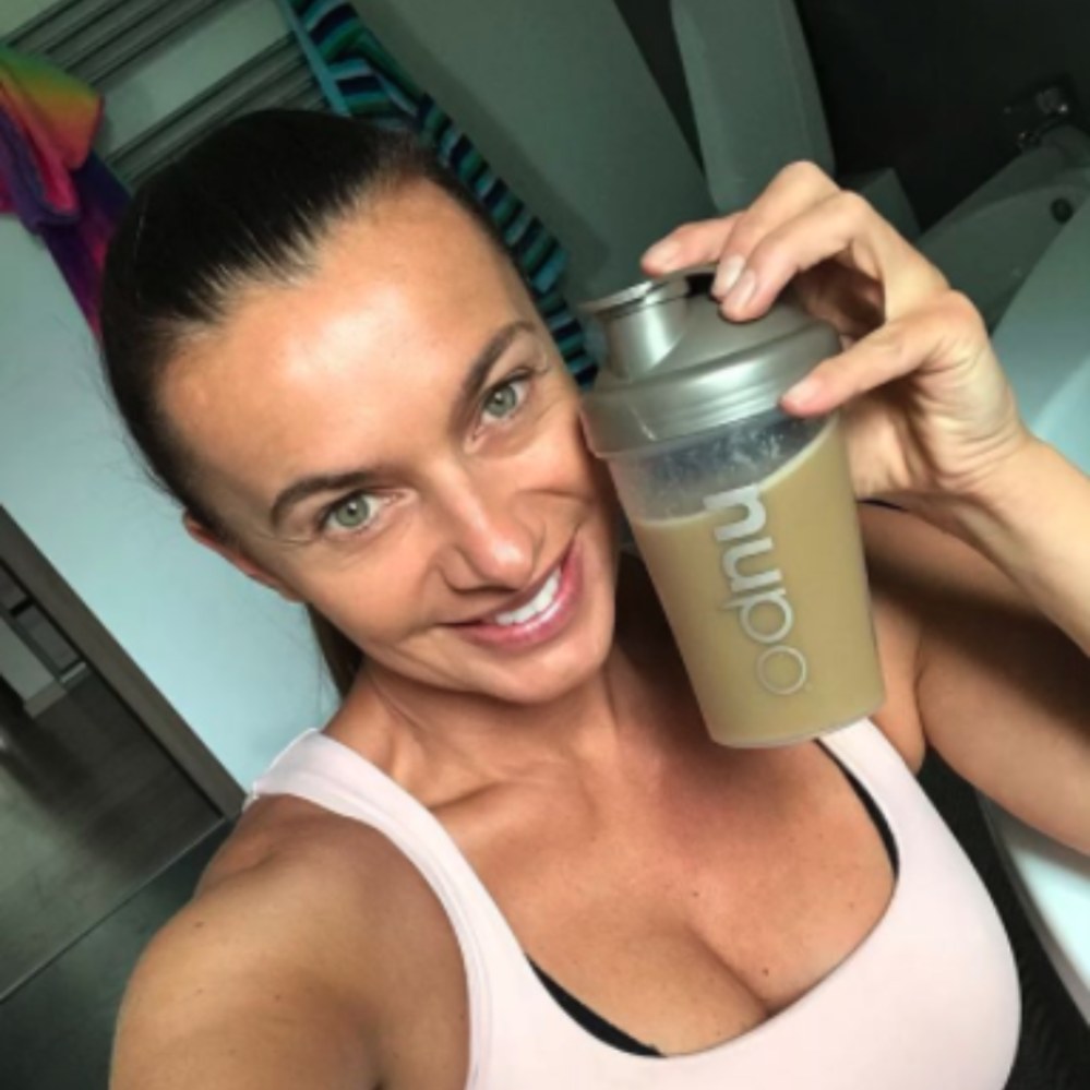 Nupo shaker, mešalec za pripravo napitkov (1 mešalec - 400 ml)