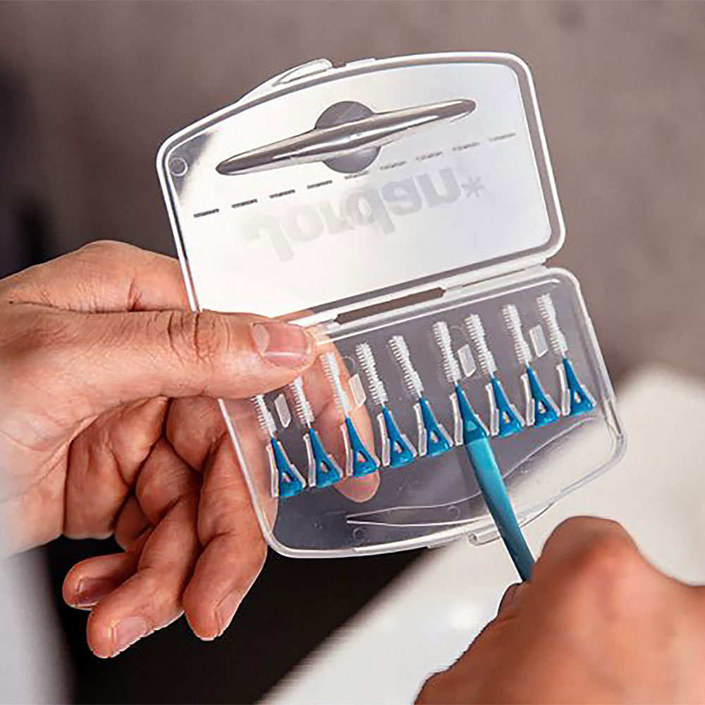 Jordan Brush Between - Modra, 0,6 mm (1 držalo + 10 medzobnih ščetk)