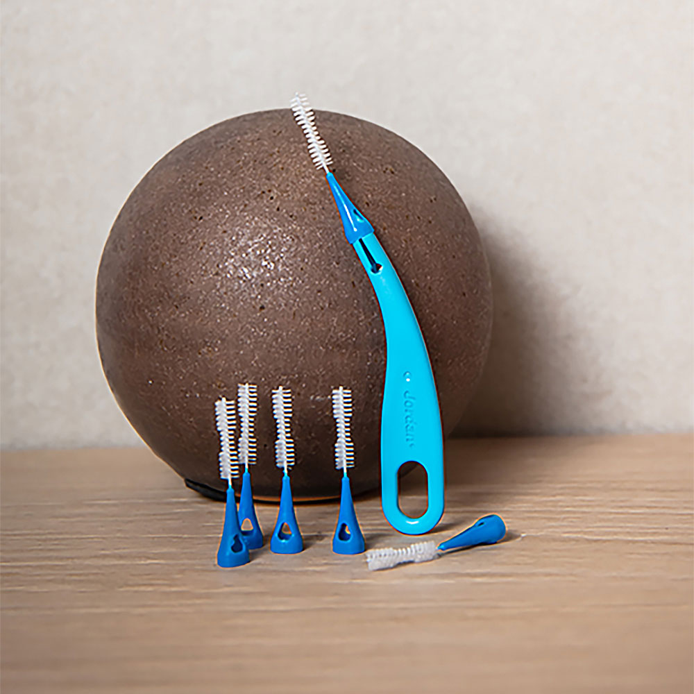 Jordan Brush Between - Modra, 0,6 mm (1 držalo + 10 medzobnih ščetk)