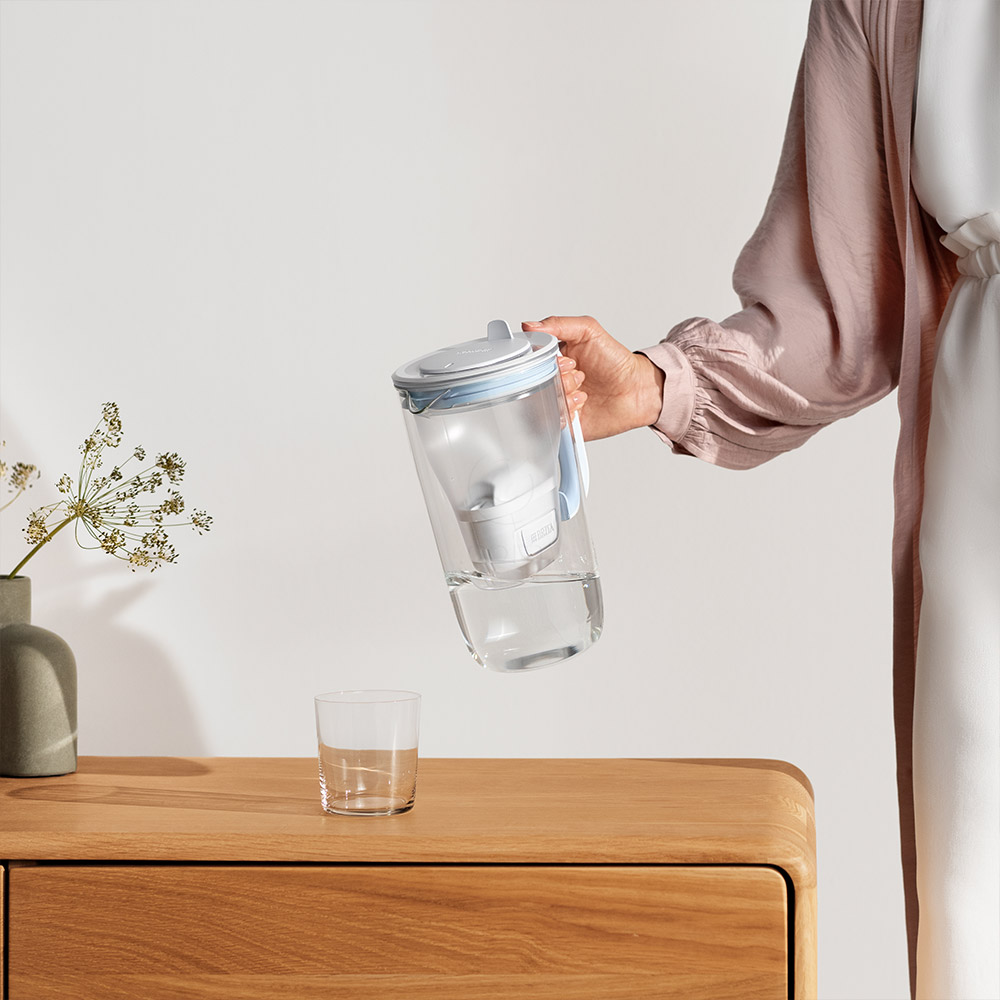 Brita Glass One, stekleni vrč za filtriranje vode - 2,5 l (1 komplet)
