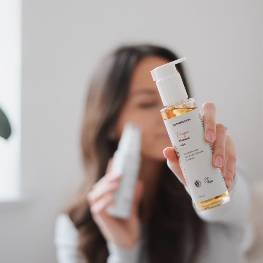 Hemptouch, omega čistilno olje (100 ml)