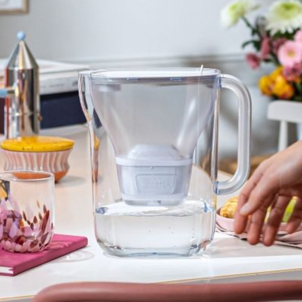 Brita Style Cool LED, vrč za filtriranje vode - mat bela (2,4 l)