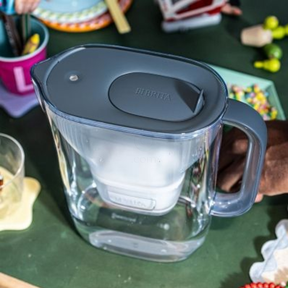 Brita Style Cool LED, vrč za filtriranje vode - mat modra (2,4 l)