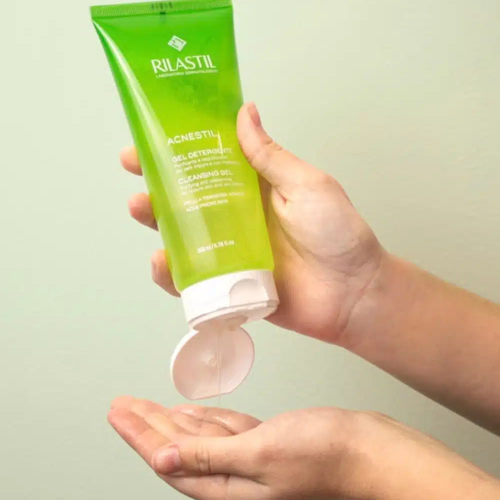 Rilastil Acnestil, čistilni gel (200 ml)