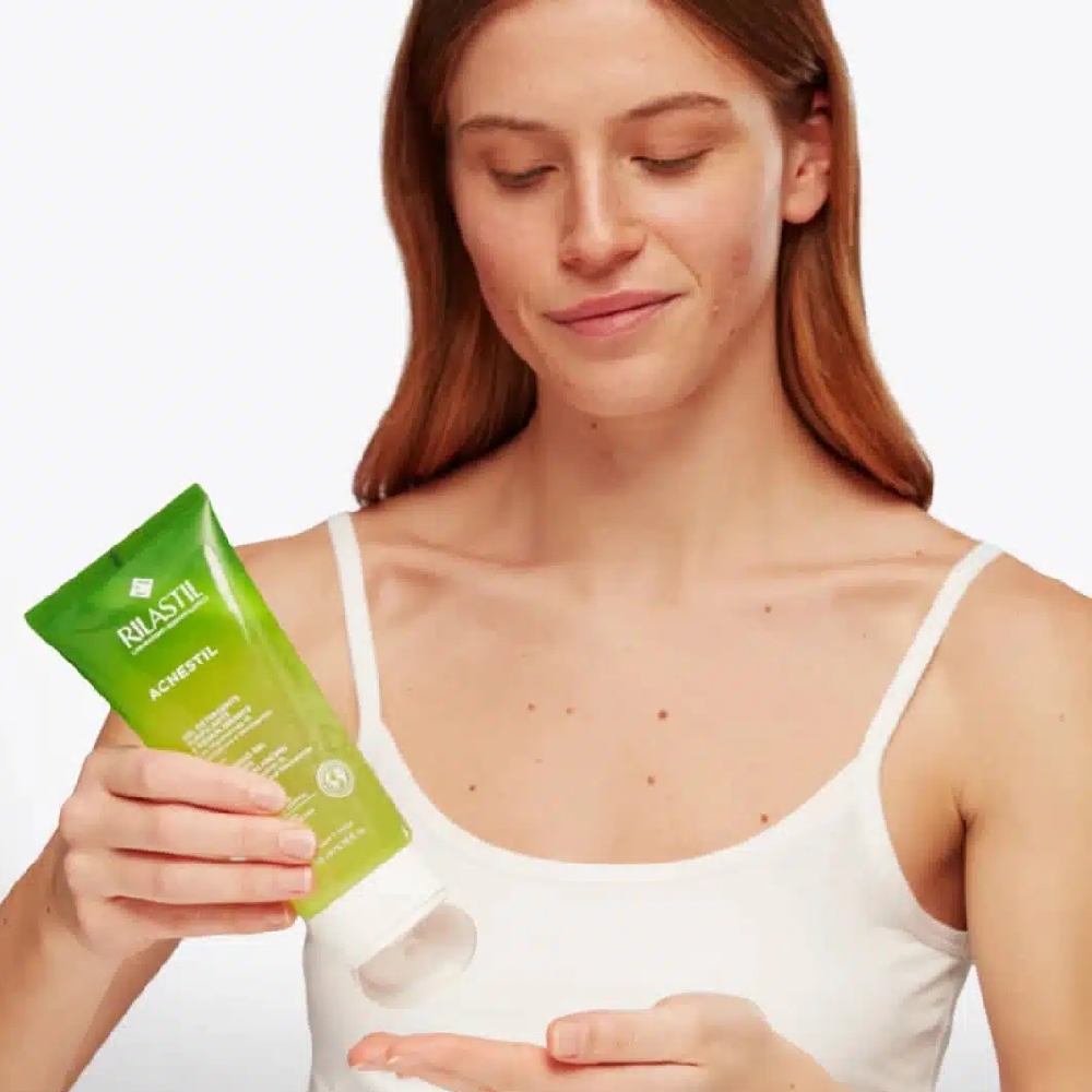 Rilastil Acnestil, čistilni gel (200 ml)