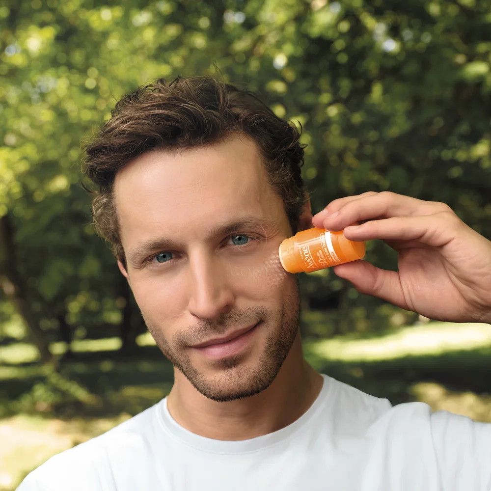 Avene Sun Ultra, nevidni stik za zaščito pred soncem - ZF50 (20 g)