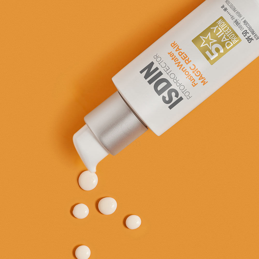 ISDIN Fotoprotector Fusion Water Magic Repair, izjemno lahka krema - ZF 50 (50 ml)