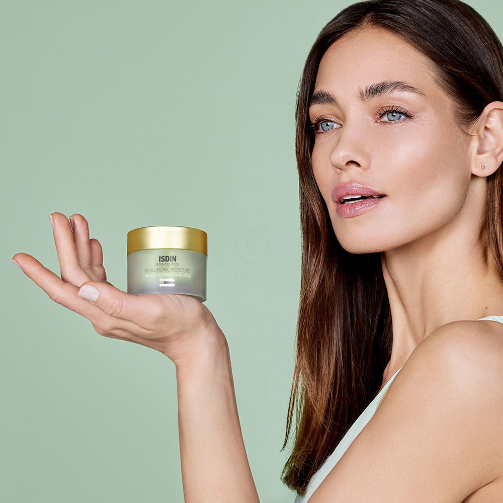ISDIN Isdinceutics Prevent Hyaluronic Moisture, vlažilna krema za mastno in mešano kožo (50 ml)