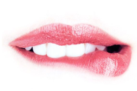 Ko nasmeh zaboli... Suhe in razpokane ustnice